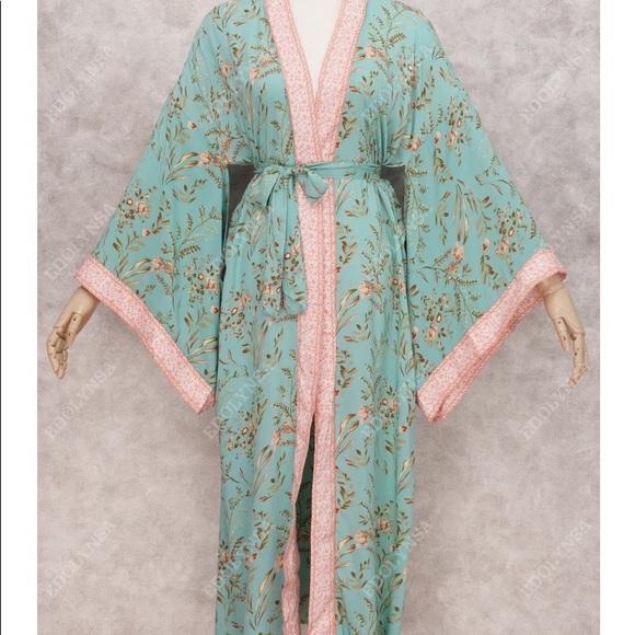“Charlotte” Maisie Kimono - Picture 15 of 16